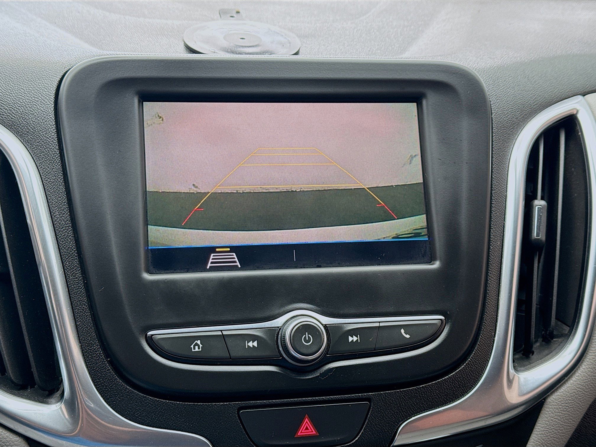 Used 2021 Chevrolet Equinox LS FWD image 10