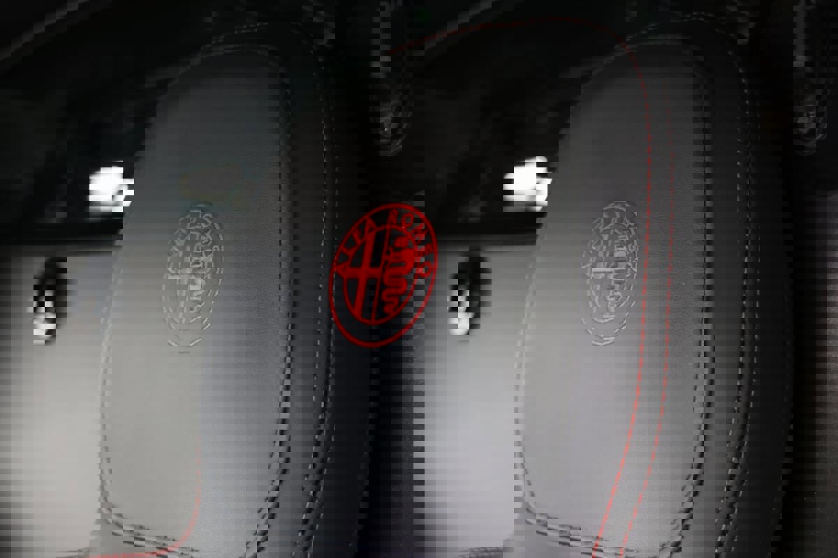 Used 2015 Alfa Romeo 4C Base w/ Leather Interior Group image 25