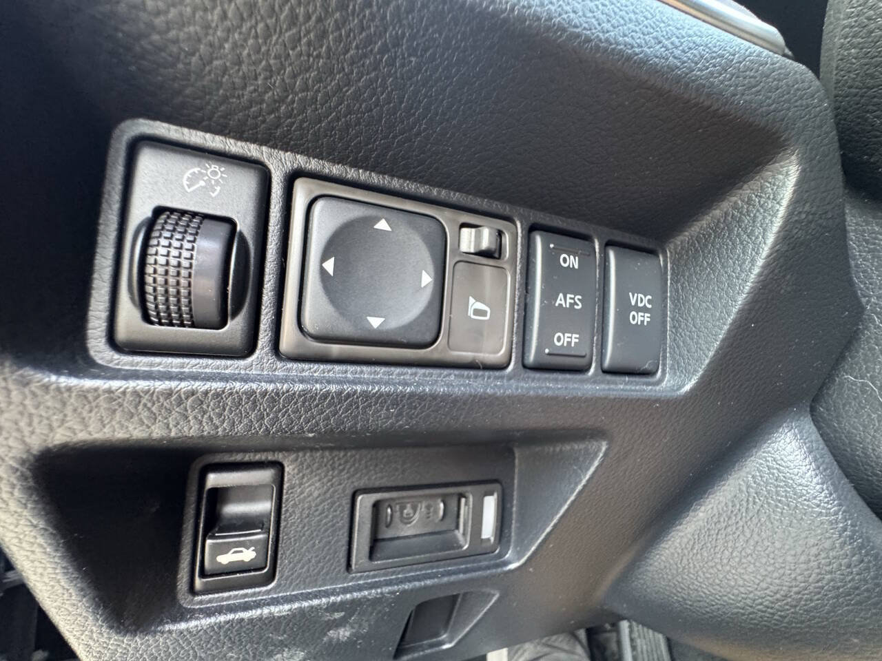 Used 2010 INFINITI M35 w/ Technology Pkg RWD image 15