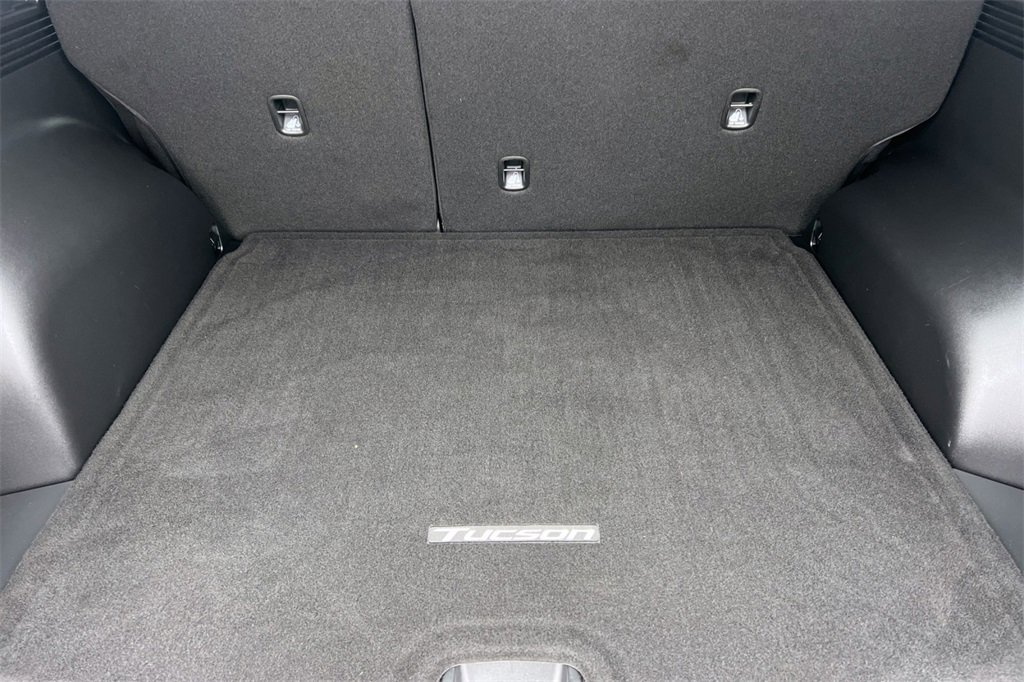 Used 2025 Hyundai Tucson SE image 17