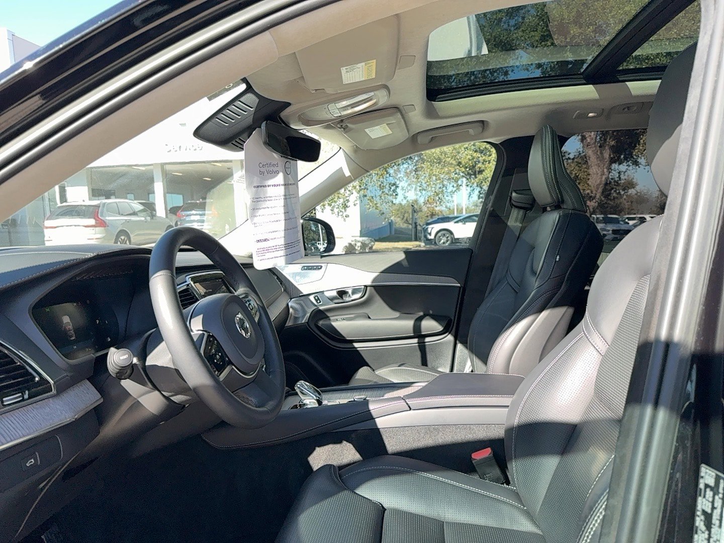 Certified 2023 Volvo XC90 B6 Ultimate w/ Lounge Package image 12