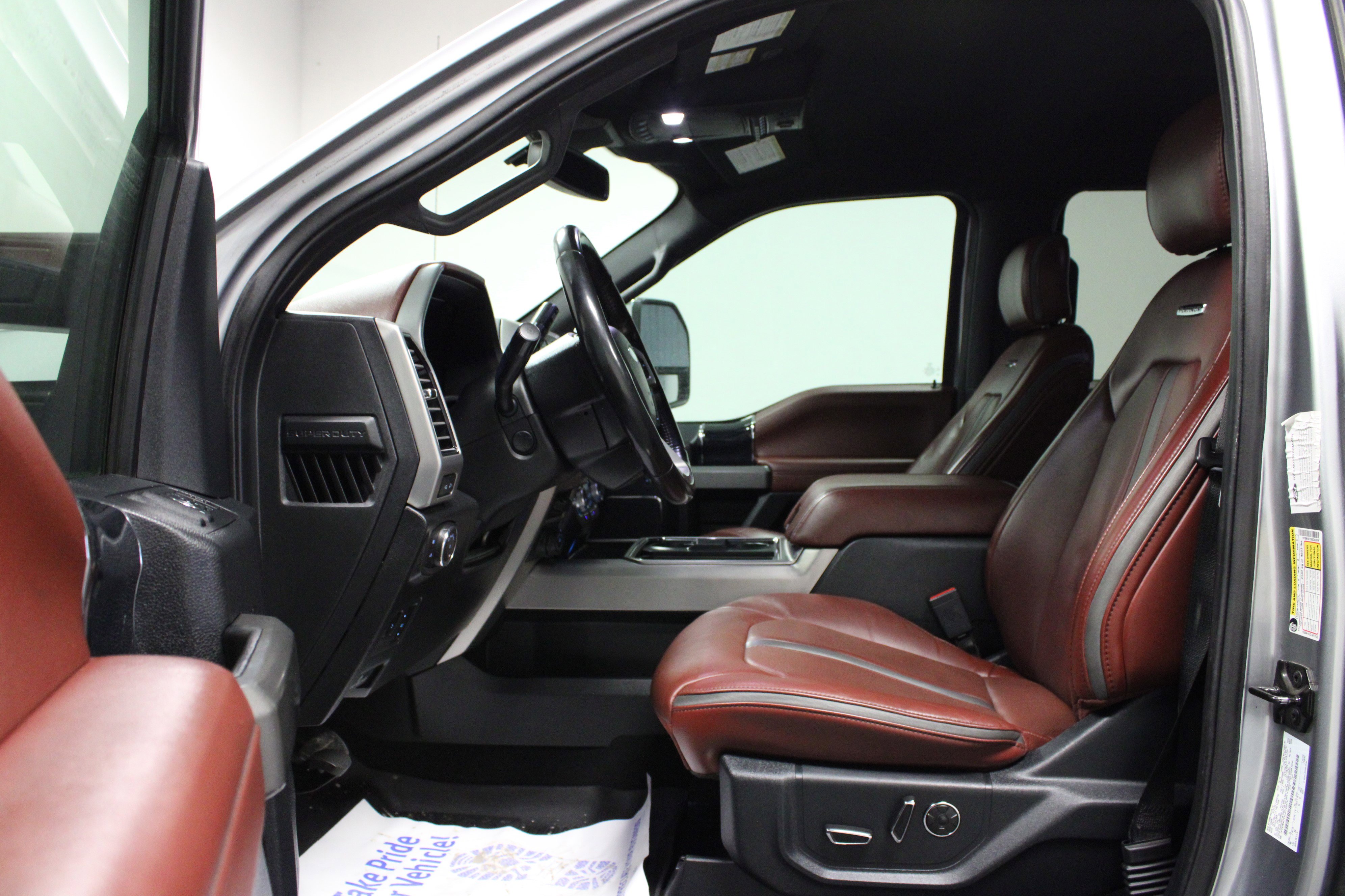Used 2020 Ford F450 Platinum w/ FX4 Off-Road Package AWD/4WD image 12