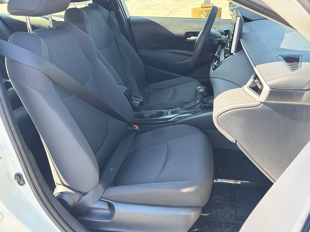 Used 2021 Toyota Corolla LE FWD image 17