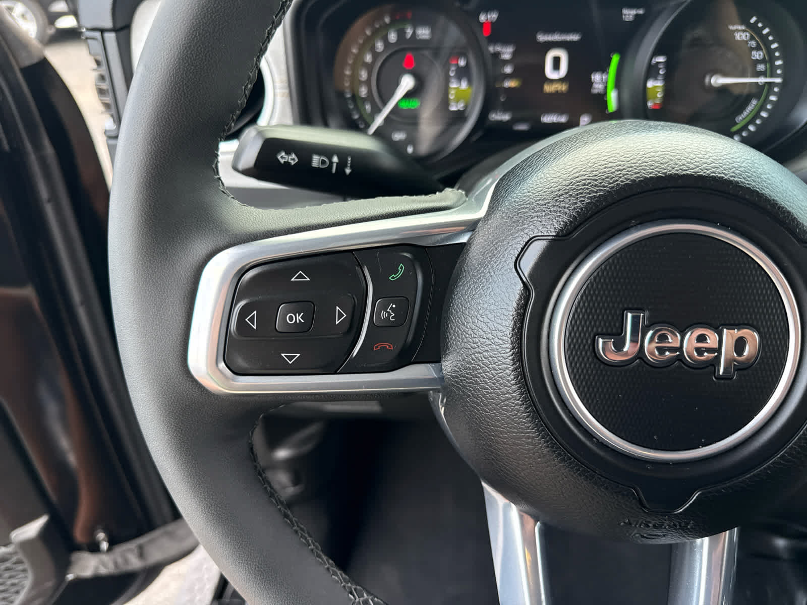 Used 2025 Jeep Wrangler Unlimited Sahara AWD/4WD image 18