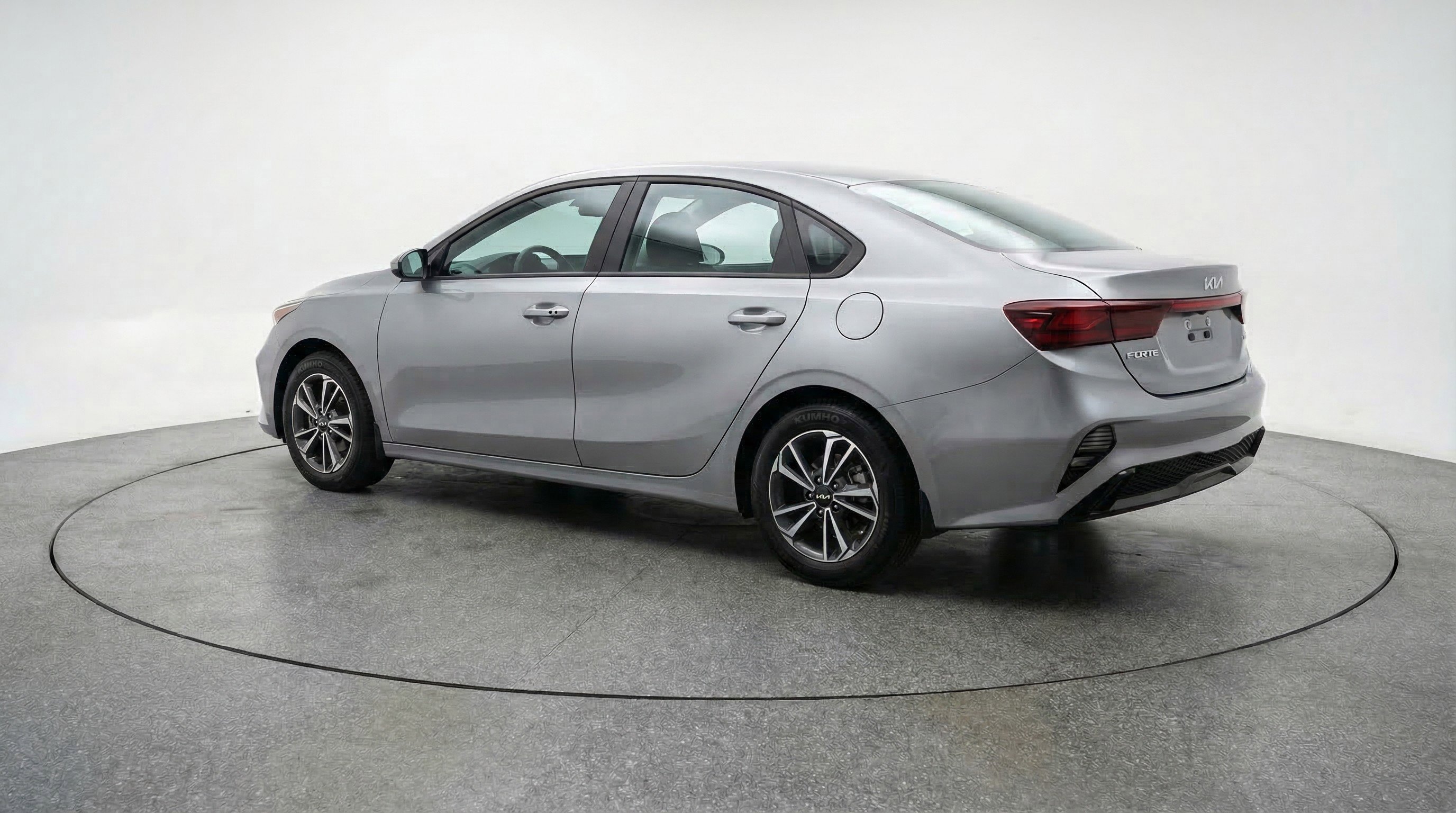 Used 2024 Kia Forte LXS image 6