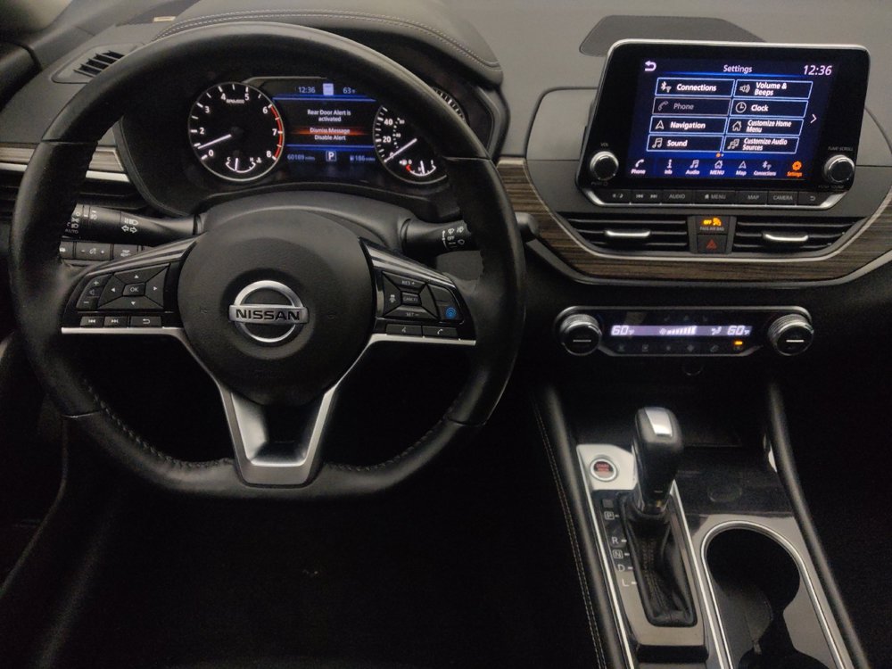 Used 2020 Nissan Altima 2.0 Platinum FWD image 22