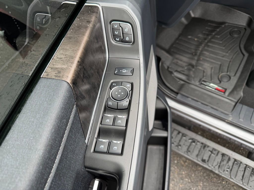Used 2024 Ford F350 Lariat w/ Sport Appearance Package image 13