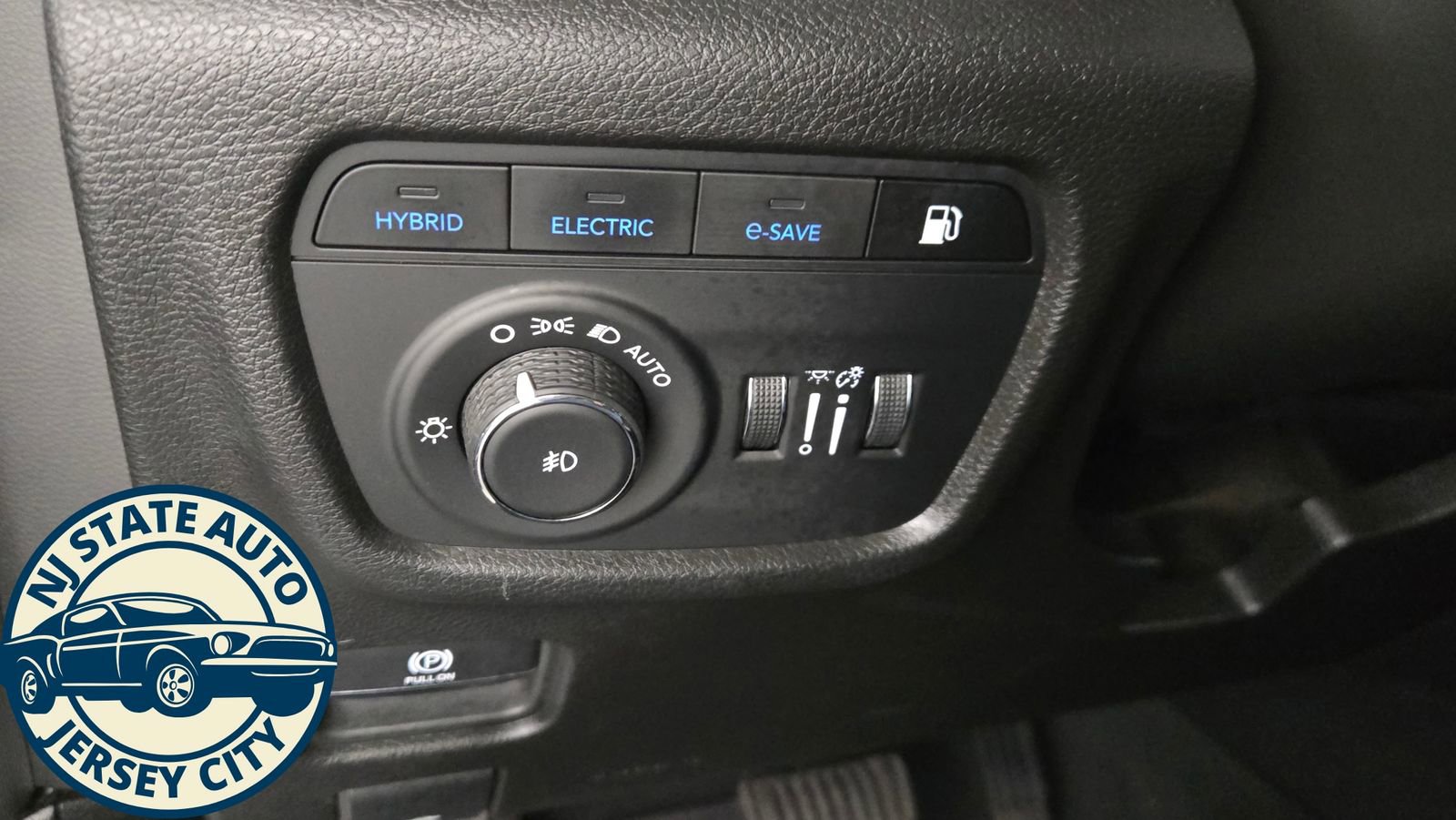 Used 2022 Jeep Grand Cherokee Limited 4xe image 26