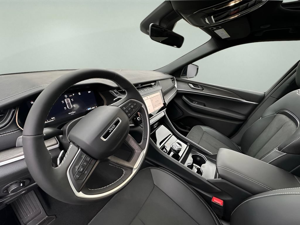 New 2026 Jeep Grand Cherokee Altitude AWD/4WD image 25