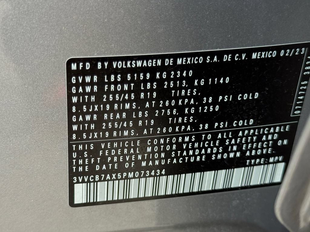 Used 2023 Volkswagen Tiguan SE R-Line FWD image 29
