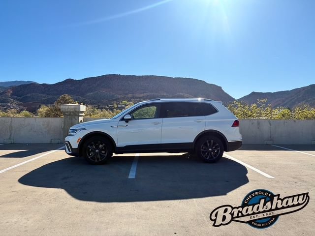 Used 2024 Volkswagen Tiguan SE AWD/4WD image 4
