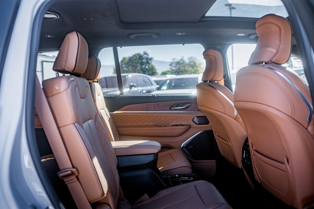 Used 2025 Jeep Grand Cherokee L Summit image 46