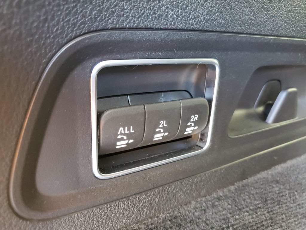 Used 2024 Mercedes-Benz GLS 580 4MATIC image 38