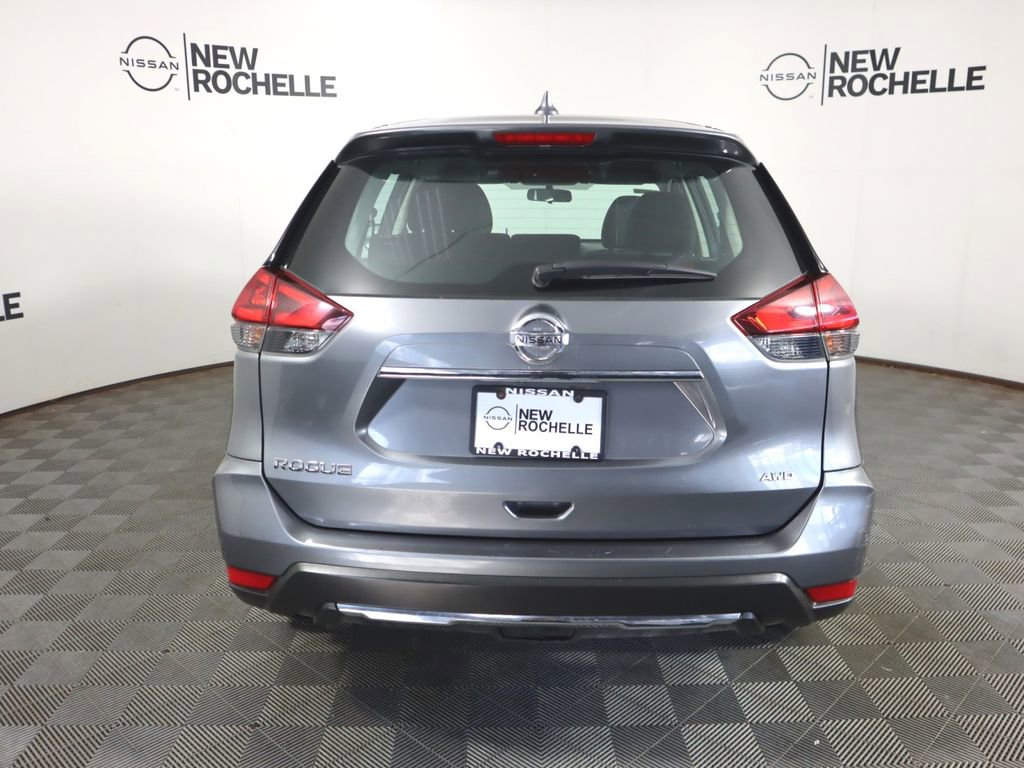 Used 2018 Nissan Rogue S image 6