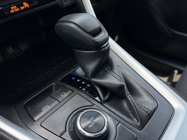 Certified 2025 Toyota RAV4 LE AWD/4WD image 18
