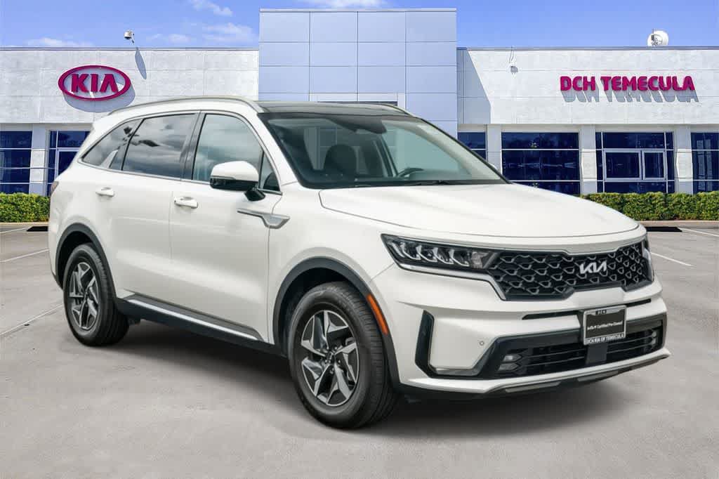 Certified 2023 Kia Sorento EX w/ Panoramic Sunroof Package FWD image 3