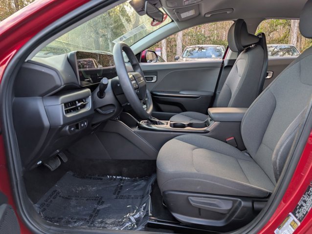 Used 2025 Kia K4 LXS image 23