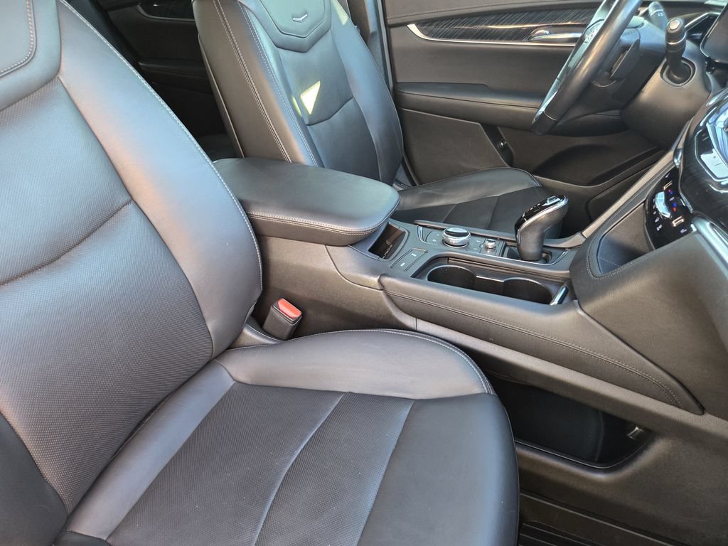 Certified 2022 Cadillac XT6 Premium Luxury AWD/4WD image 8