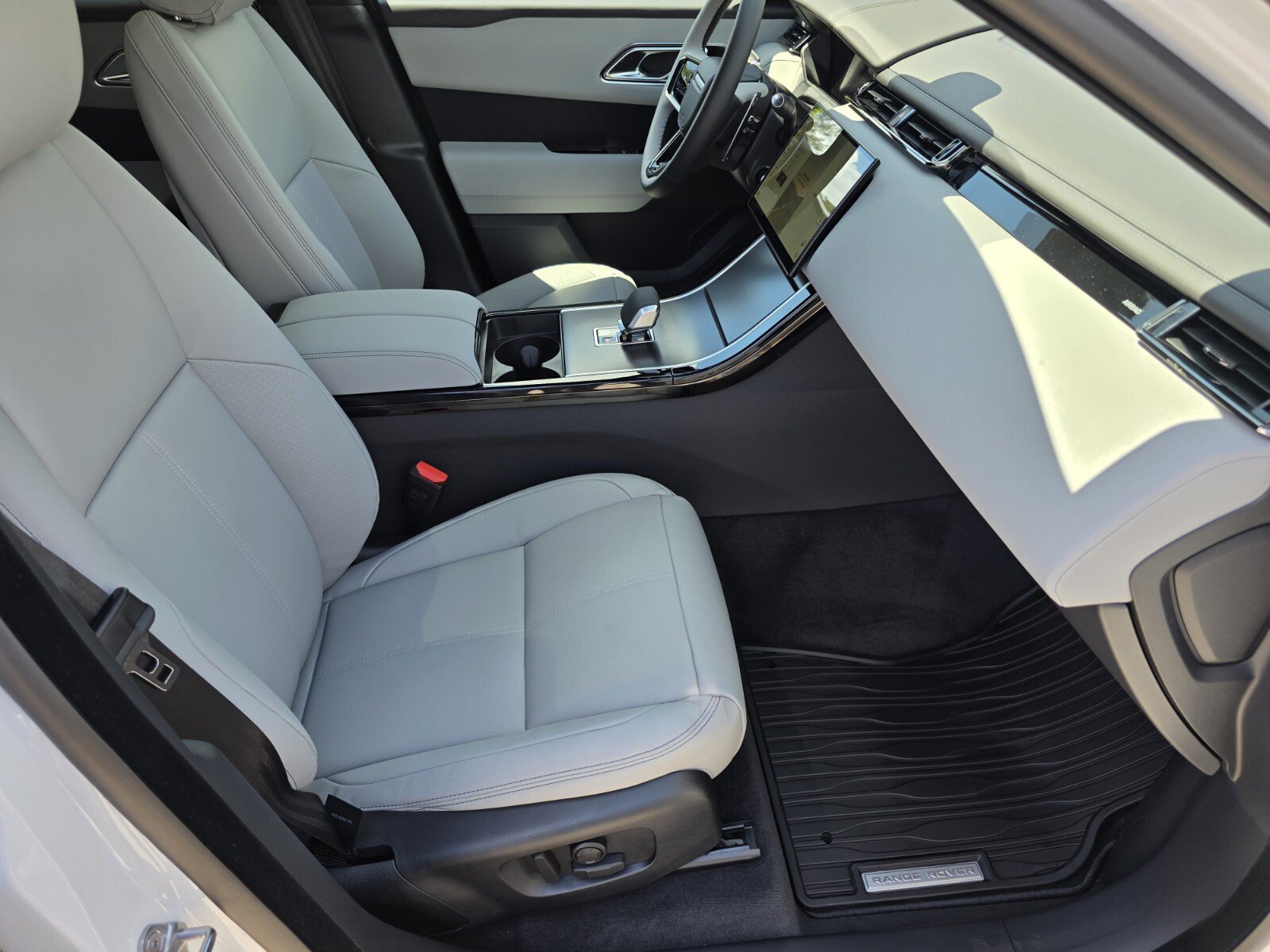 New 2026 Land Rover Range Rover Velar Belgravia AWD/4WD image 3