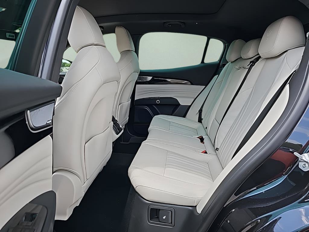 New 2024 Maserati Grecale Modena image 26