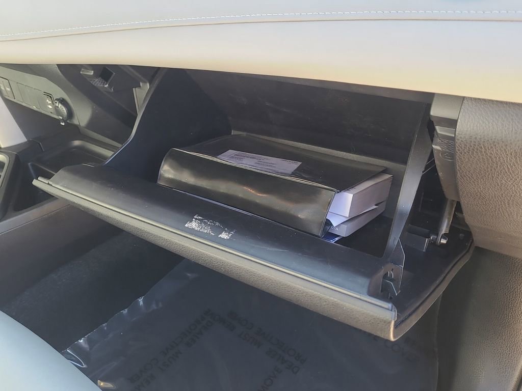 Used 2018 Toyota RAV4 XLE image 22