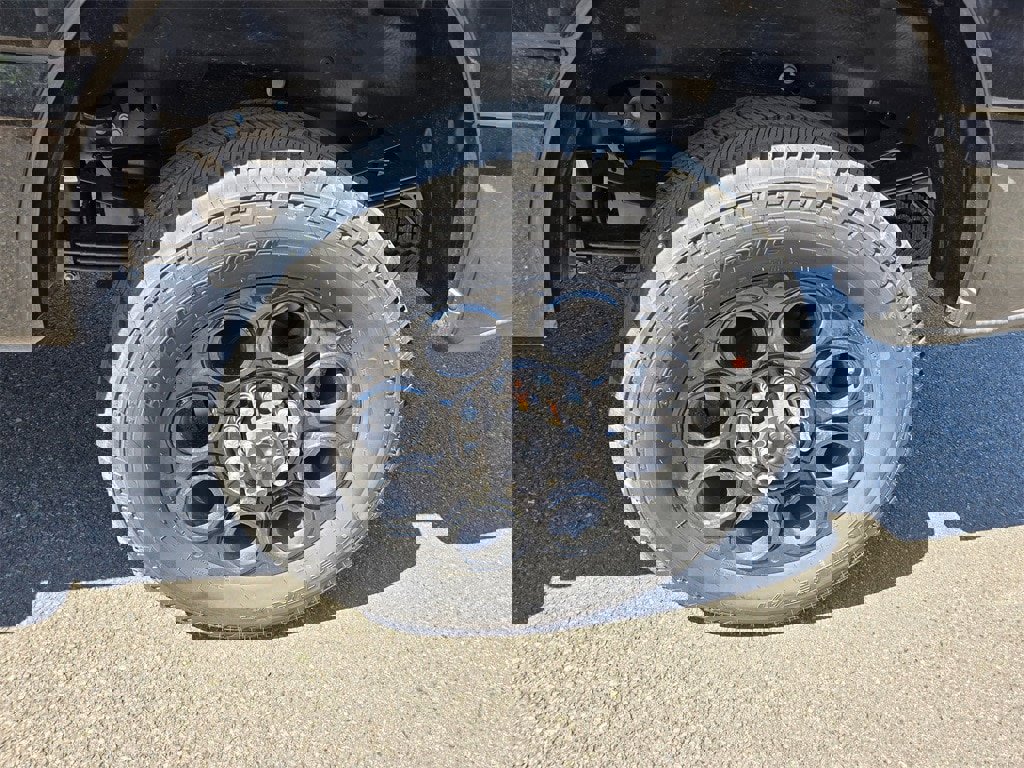 New 2025 Ford F350 XLT w/ Black Appearance Package image 9