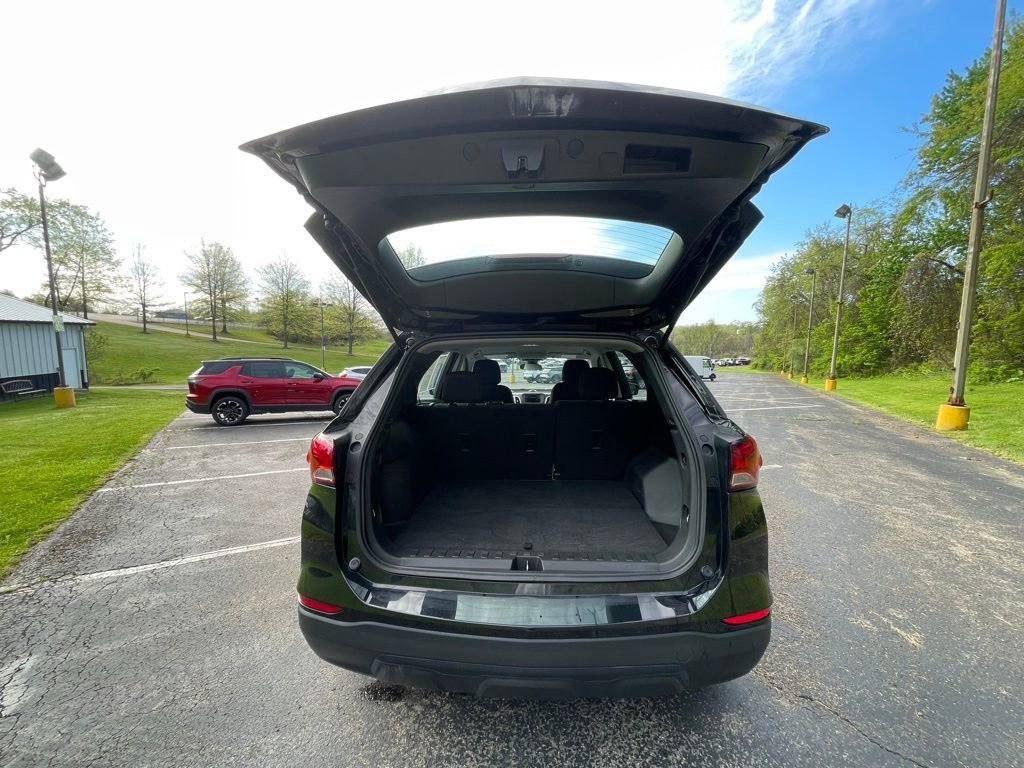 Used 2023 Chevrolet Equinox LS AWD/4WD image 16