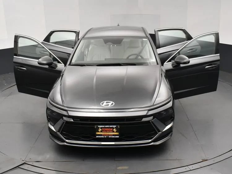 Used 2025 Hyundai Sonata SEL FWD image 10