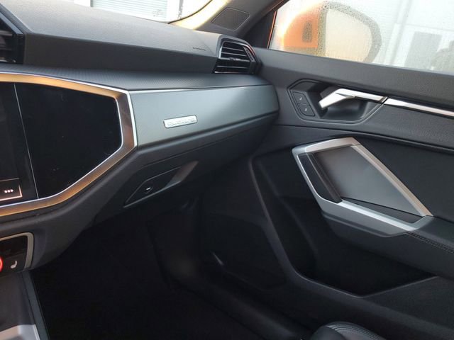 Used 2025 Audi Q3 2.0T Premium image 24