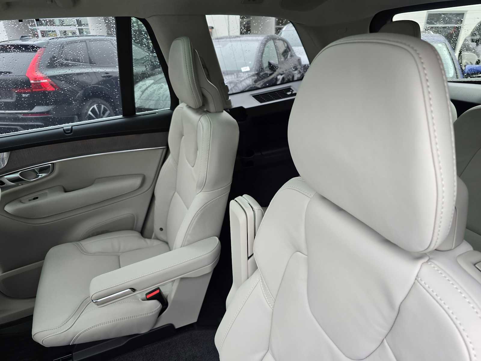 New 2026 Volvo XC90 T8 Ultra w/ Lounge Package AWD/4WD image 17