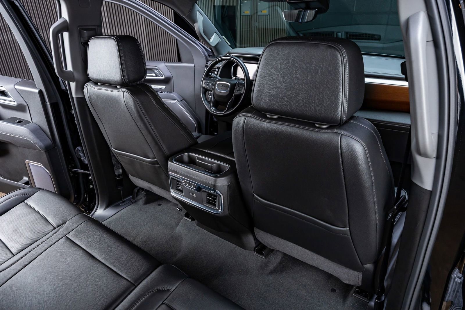 Used 2025 GMC Sierra 1500 Denali AWD/4WD image 32