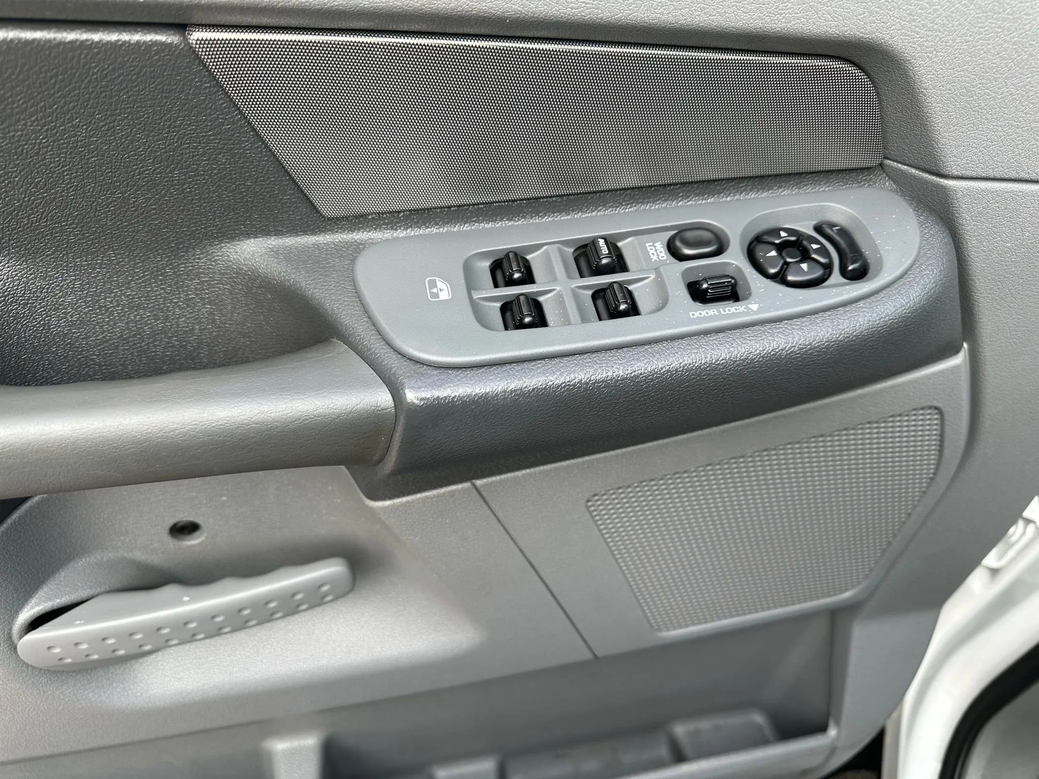 Used 2007 Dodge Ram 3500 Truck 4x4 Quad Cab w/ PWR Accessory Group image 11