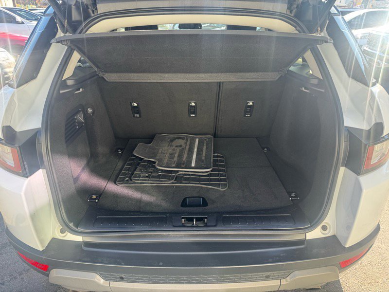 Used 2017 Land Rover Range Rover Evoque SE image 7