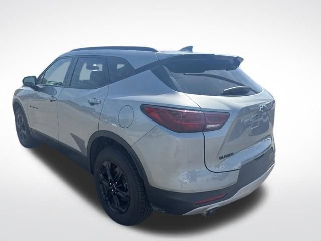 Used 2023 Chevrolet Blazer LT w/ Convenience Package FWD image 3