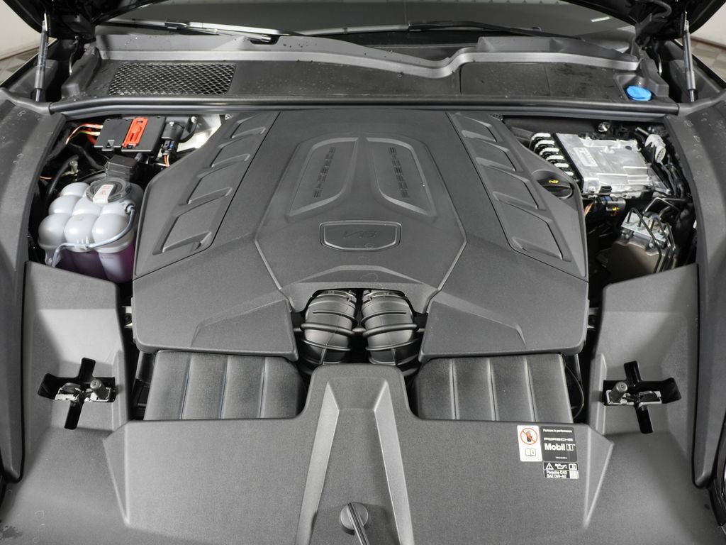 New 2026 Porsche Cayenne GTS AWD/4WD image 43