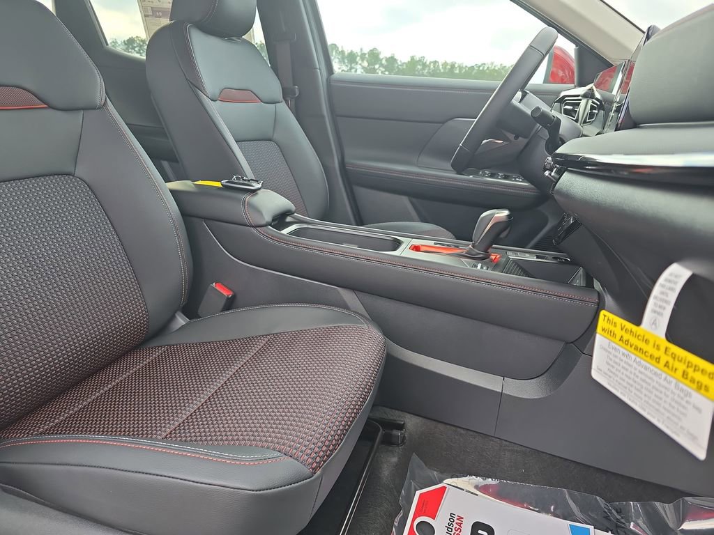 New 2026 Nissan Kicks SR FWD image 14