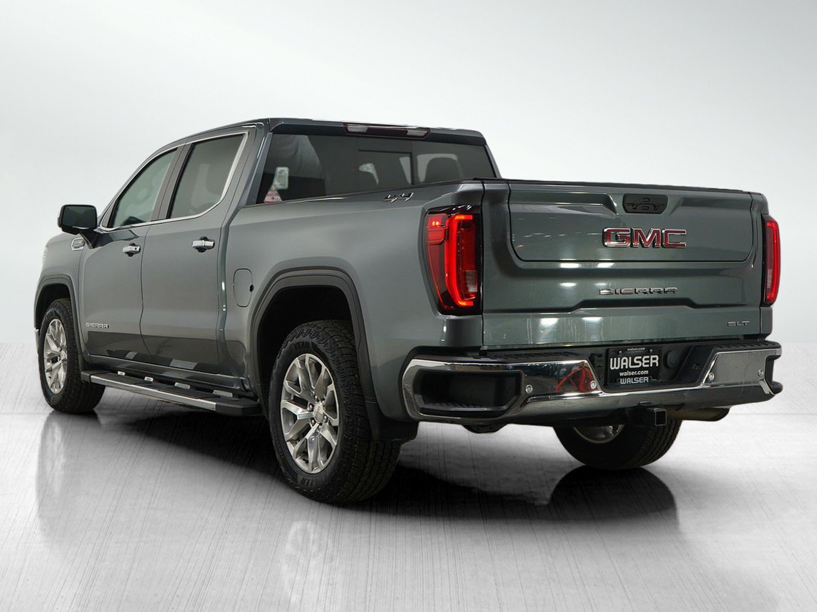 Used 2021 GMC Sierra 1500 SLT w/ SLT Premium Plus Package image 3