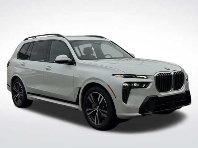 Used 2026 BMW X7 xDrive40i w/ M Sport Package image 3