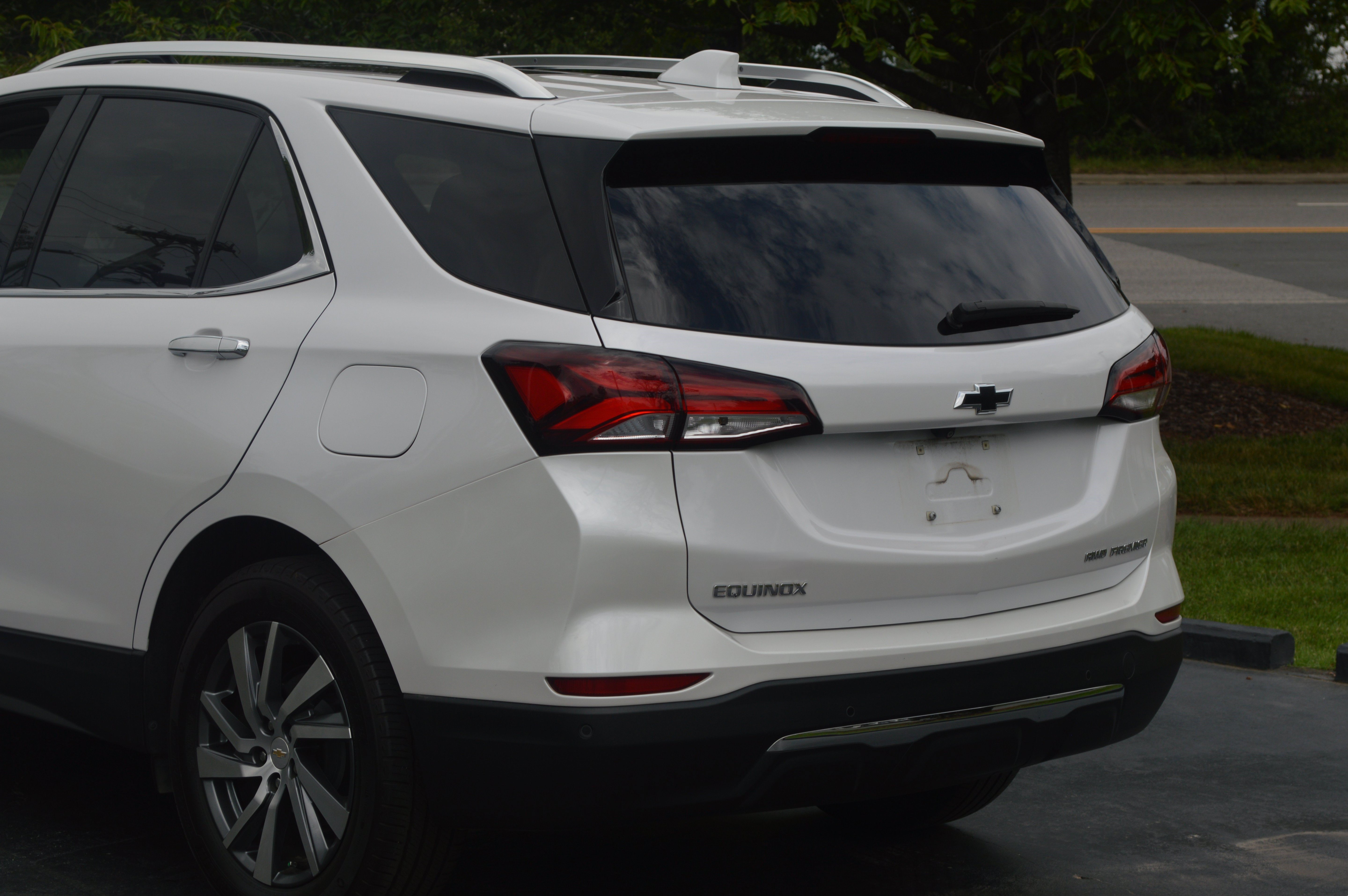 Used 2024 Chevrolet Equinox Premier AWD/4WD image 3