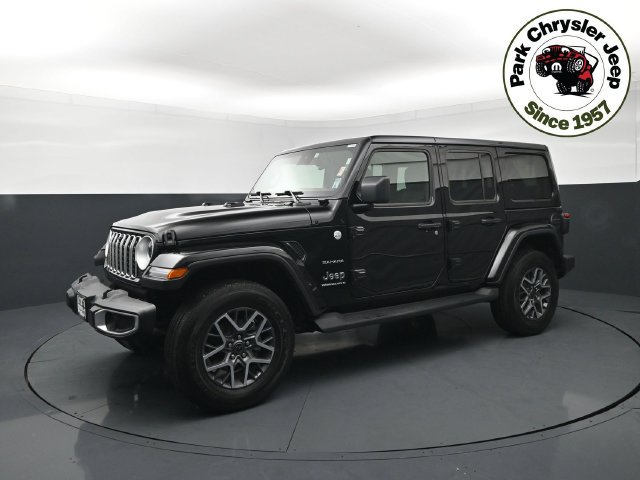Used 2024 Jeep Wrangler Unlimited Sahara w/ Technology Group AWD/4WD image 2