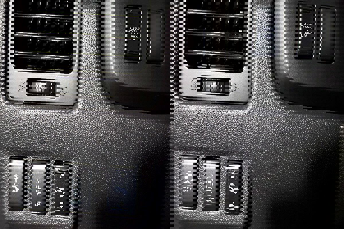 Used 2015 Nissan Titan SV image 41