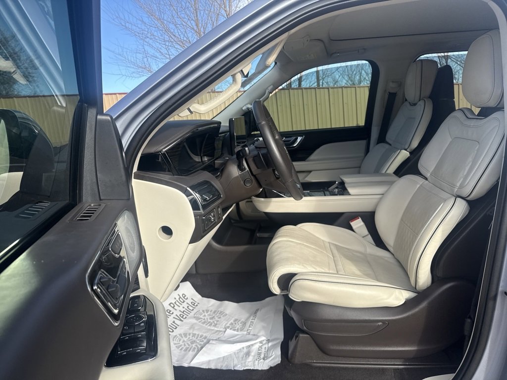 Certified 2024 Lincoln Navigator Black Label image 11