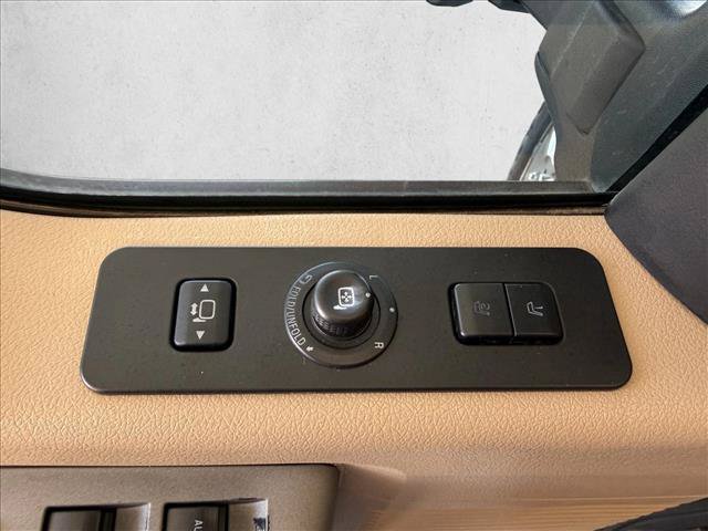 Used 2016 Ford F350 Lariat w/ Lariat Interior Package AWD/4WD image 13