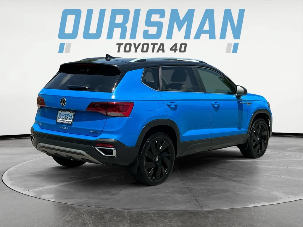 Used 2024 Volkswagen Taos SE w/ Panoramic Sunroof Package AWD/4WD image 7