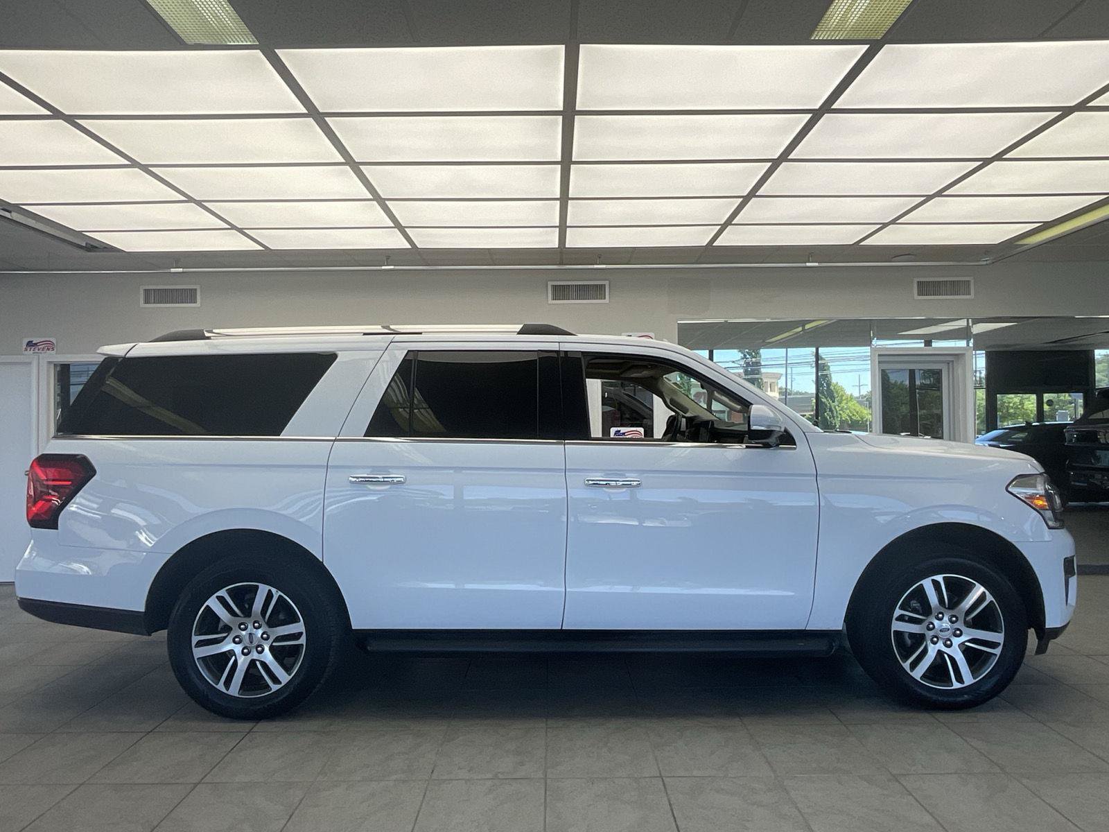 Used 2024 Ford Expedition Max Limited AWD/4WD image 4