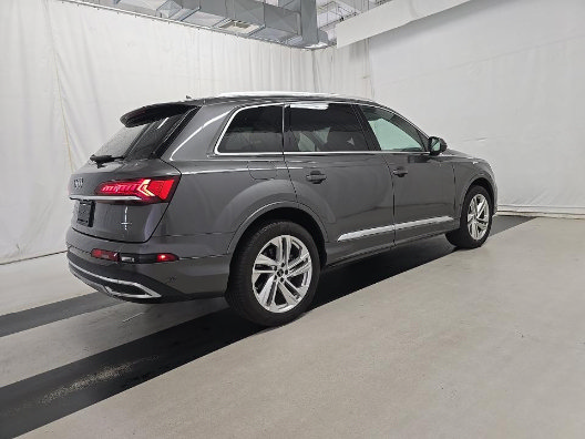 Used 2023 Audi Q7 3.0T Premium w/ Convenience Package AWD/4WD image 3