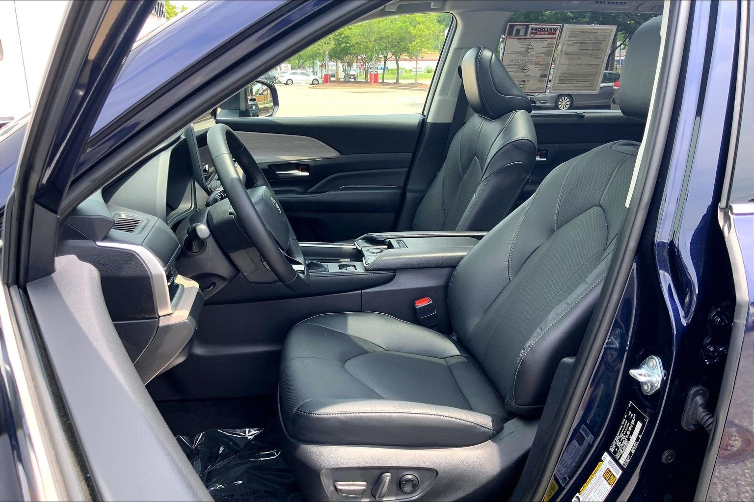 Used 2025 Toyota Grand Highlander AWD image 30