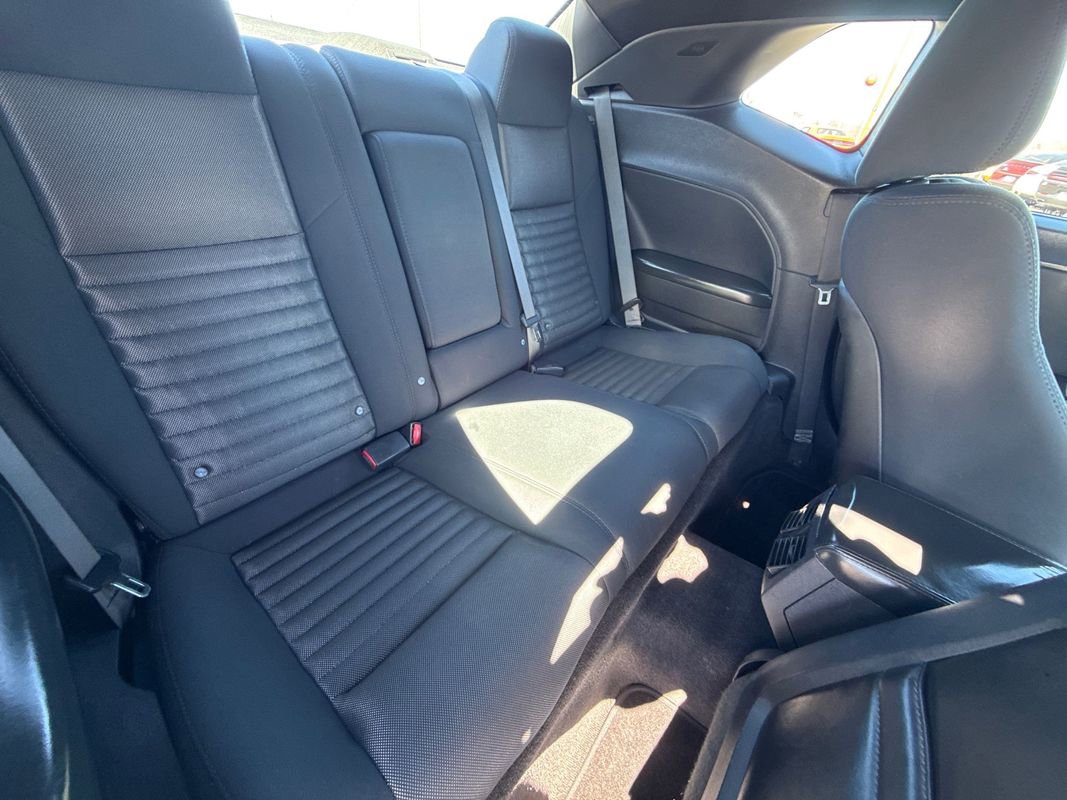 Used 2013 Dodge Challenger SXT image 13