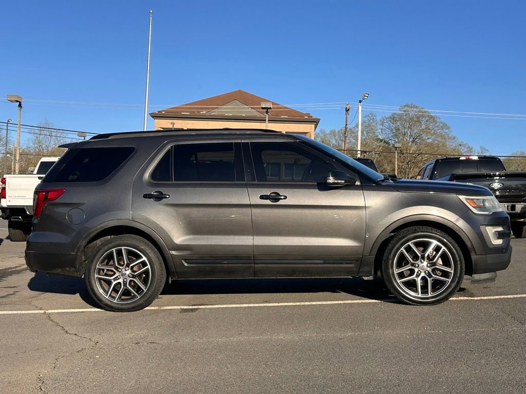 Used 2016 Ford Explorer Sport w/ Equipment Group 401A AWD/4WD image 9