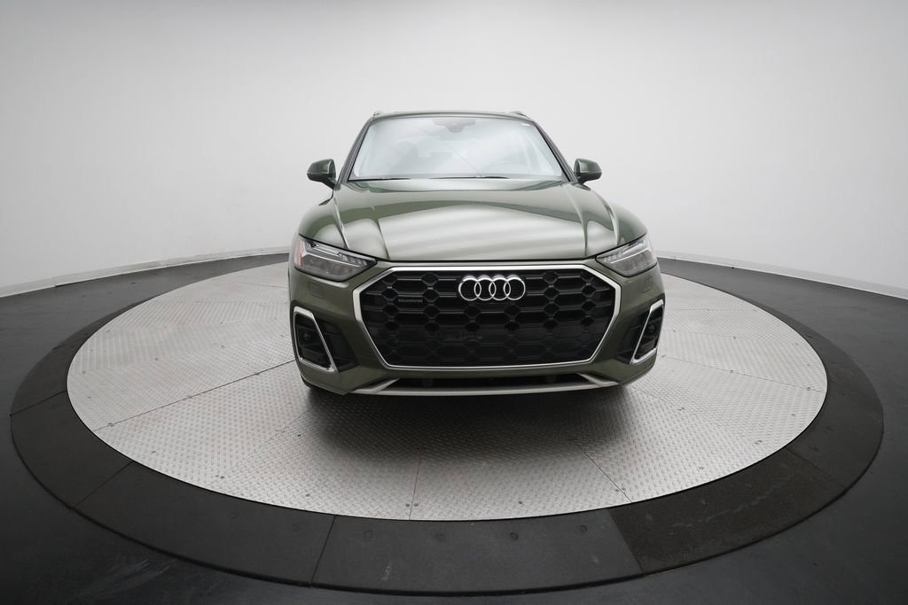 Used 2023 Audi Q5 2.0T Prestige w/ Prestige Package image 5